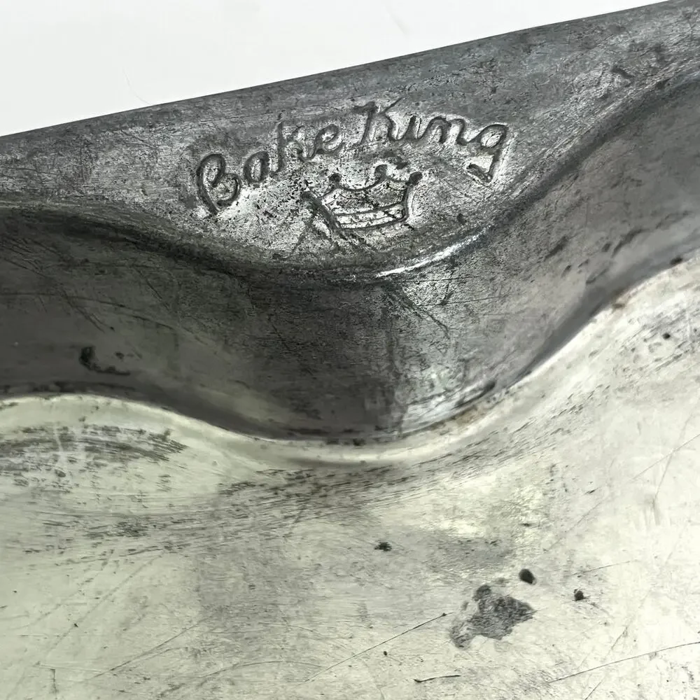 Lot of 4 Vintage Aluminum Heart Baking Pan Kitchen Decor Bake King Malco Ware